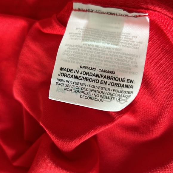 NWT. Women’s Nike fit-fit Chicago marathon Team RMHC running tee. Large. - Picture 6 of 6